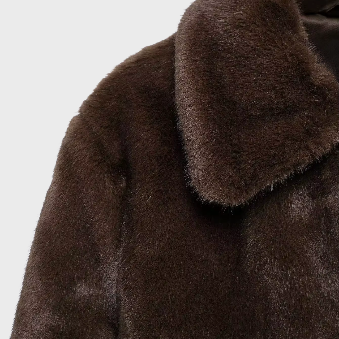 KURZE KUNSTFELLJACKE MIT KRAGEN