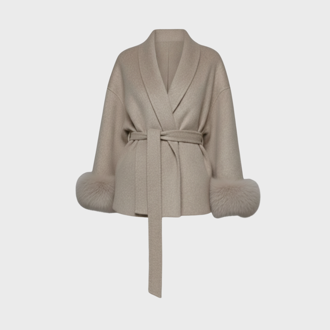 MANTEL MIT FELLBESATZ